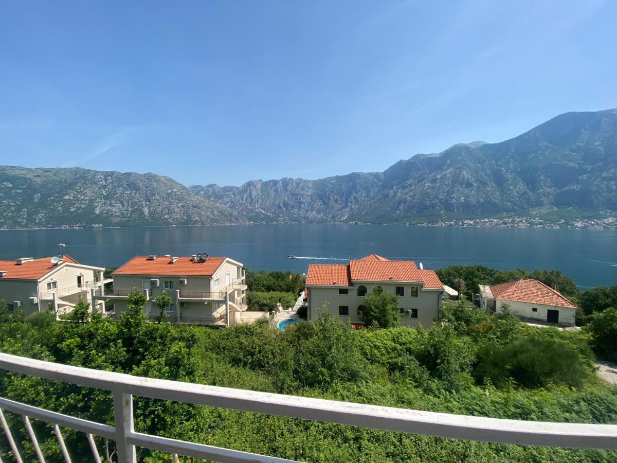 Apartments Djuricic Котор Екстер'єр фото